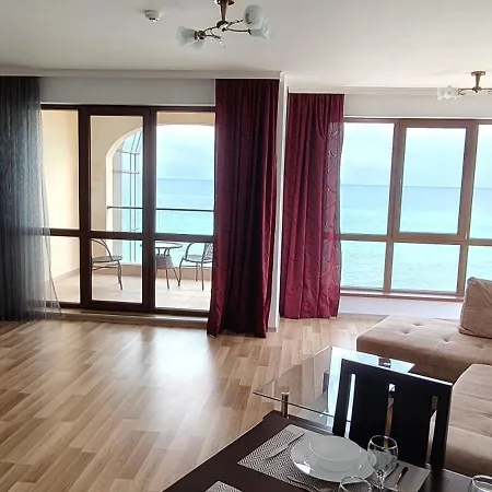 Beachfront A13 * Βάρνα