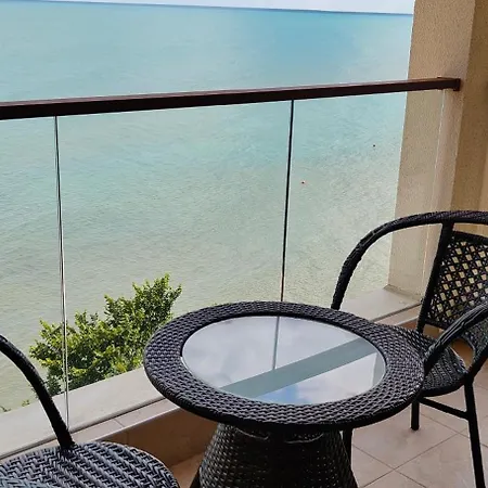 Διαμέρισμα Beachfront A13