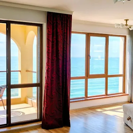 Apartmán Beachfront A13 *