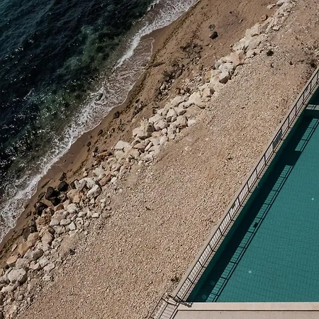 Beachfront A13 Apartmán *
